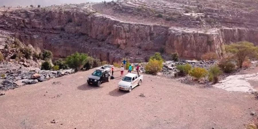 وثق الرحالة العُمانيون مغامرتهم بالقرب من قرية صفي الصحراء بالجبل الأخضر بمحافظة الداخلية