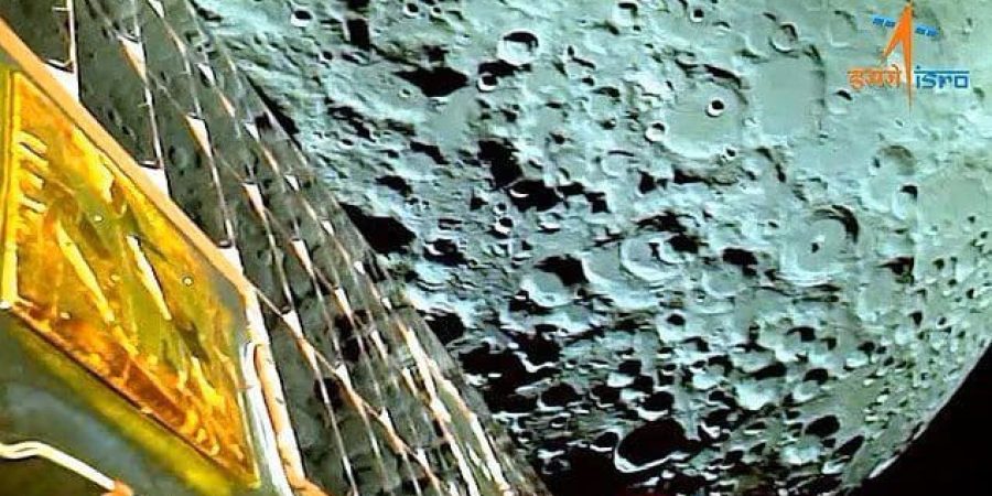 الهند رابع دولة تهبط مركبتها على القمر