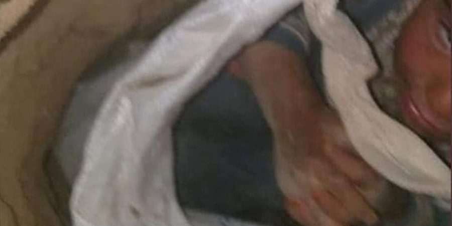 صورته في البئر هزّت مواقع التواصل الاجتماعي