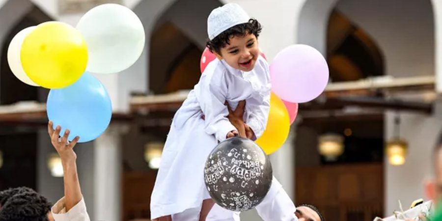 فرحة طفل بالعيد