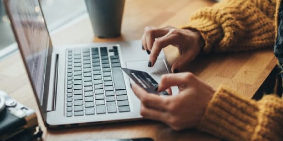 التسوق عير الإنترنت