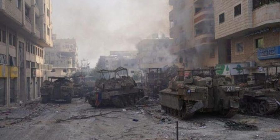 دبابات وآليات الاحتلال