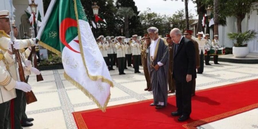 جلالةُ السُّلطان المعظّم يغادر الجزائر