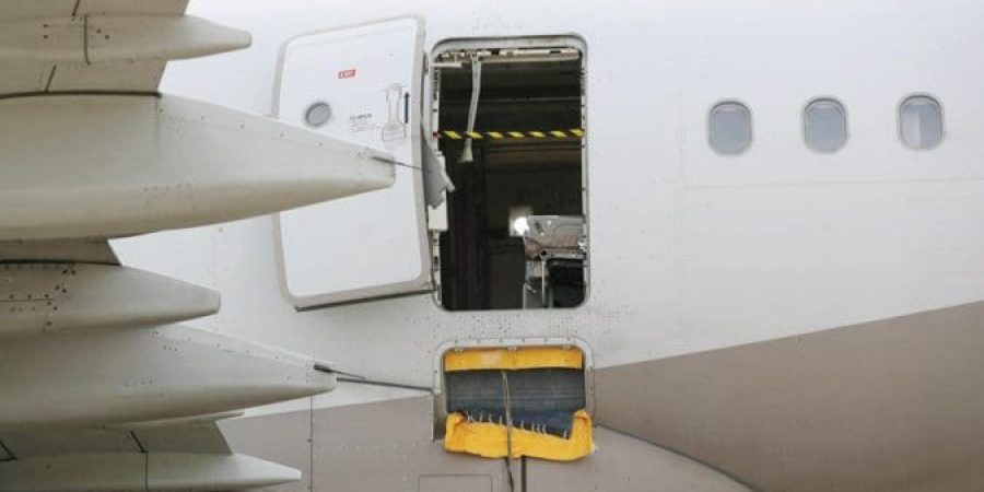 باب الطائرة