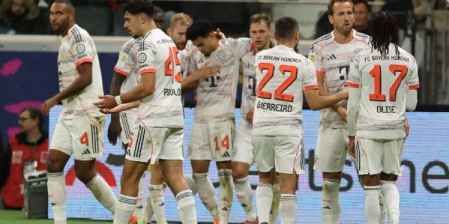 فرحة لاعبي بايرن ميونخ بالهدف الثاني