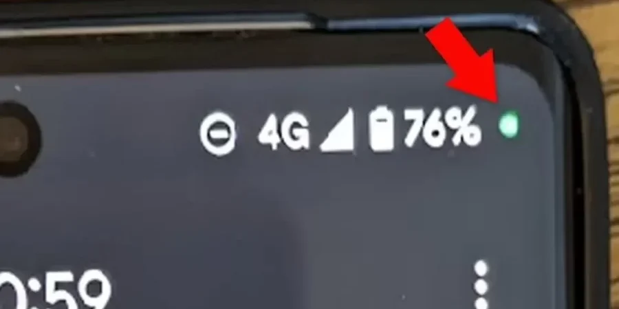 النقطة الخضراء المريبة