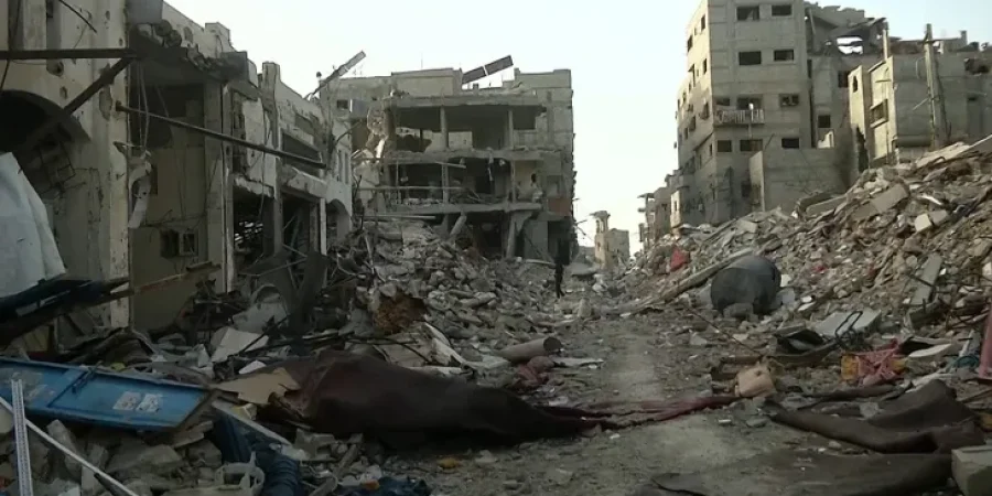مشاهد جوية ترصد حجم الدمار الهائل في مخيم الشاطئ بمدينة غزة