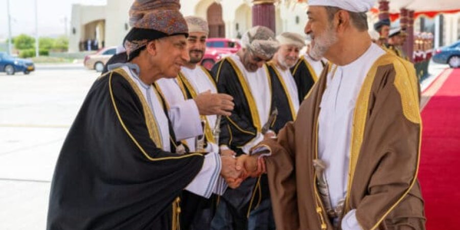 جلالة السُّلطان يغادر البلاد متوجهًا إلى الجزائر