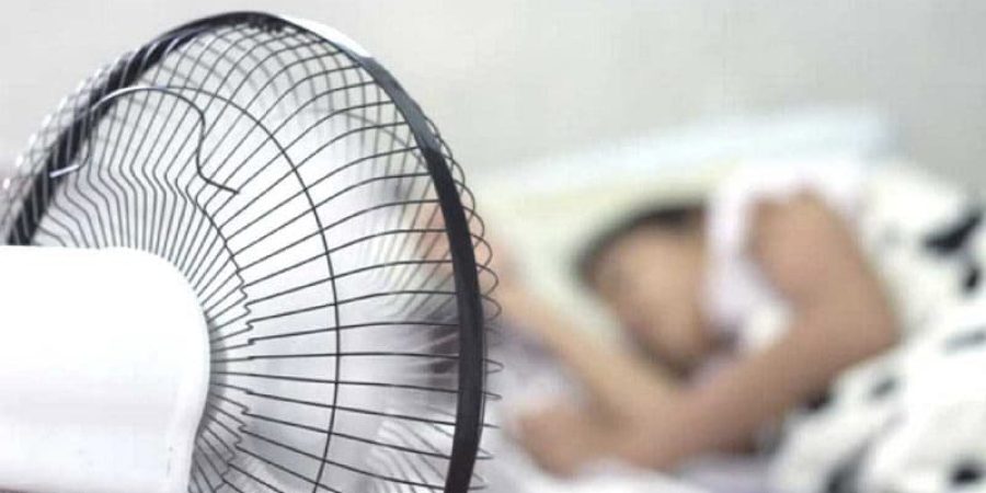 النوم أمام المروحة
