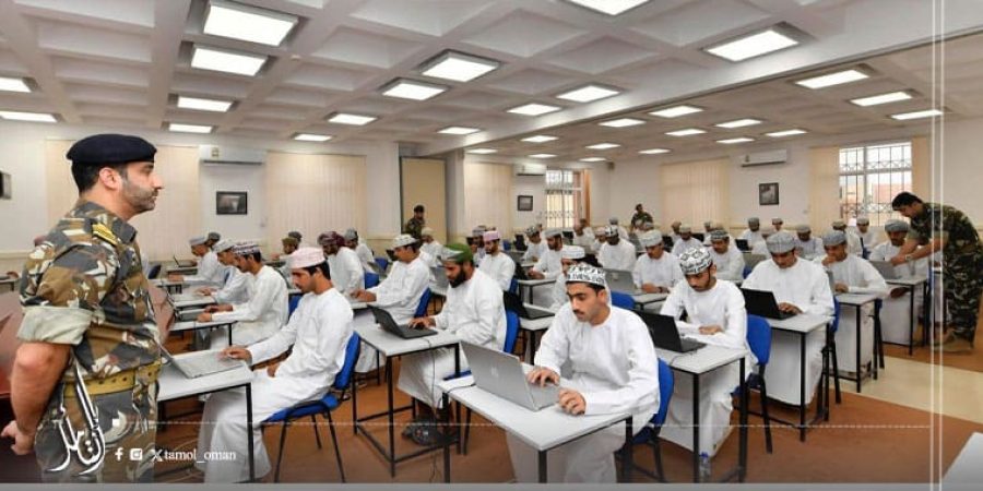البحرية السلطانية العُمانية تبدأ إجراءات التوظيف