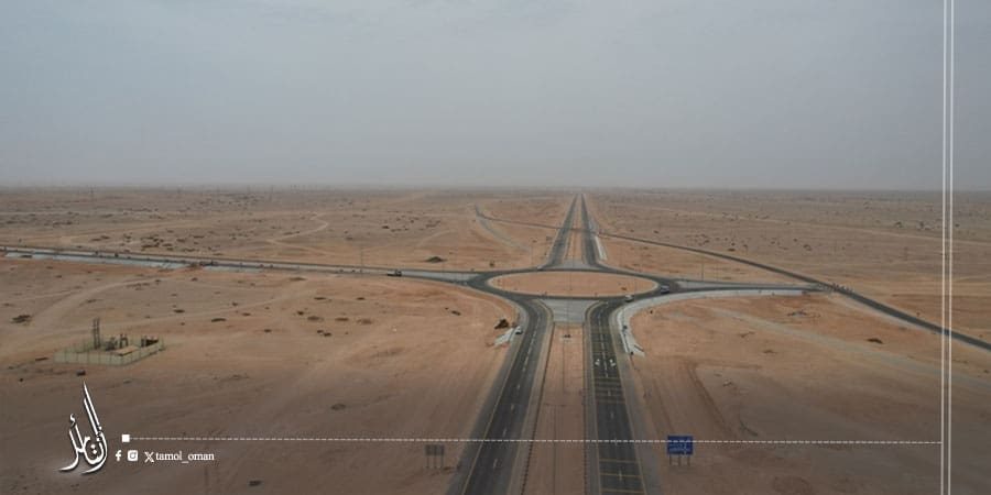 افتتاح الحركة المرورية في مشروع ازدواجية طريق مطار الدقم - رأس مركز