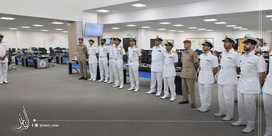 وفدٌ من البحرية الهندية يزور مركز الأمن البحري