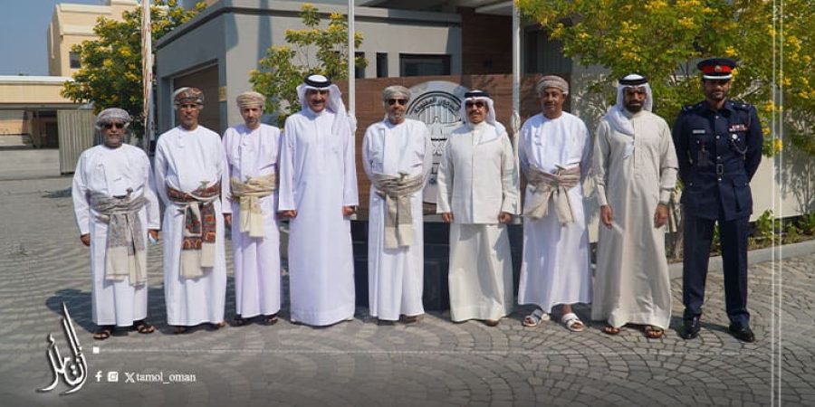 وزير الداخليّة يطّلع على تجربة السّجون المفتوحة بمملكة البحرين