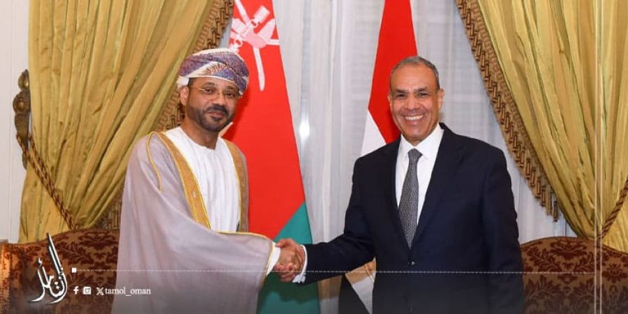 وزير خارجية عُمان يُطلع نظيره المصري على تفاصيل مفاوضات مسقط