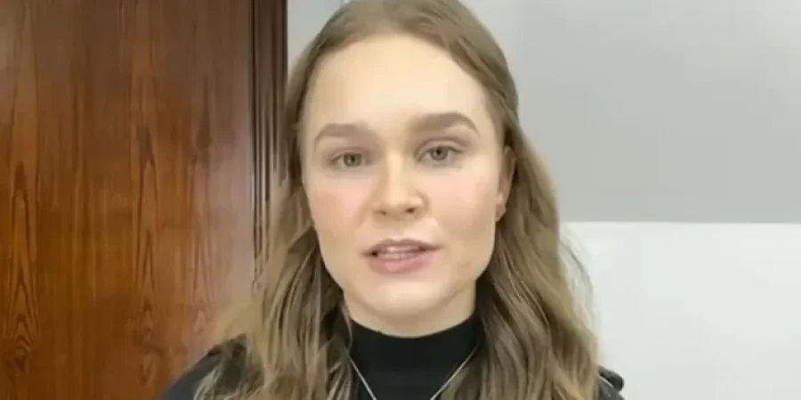 ناشطة أمريكية تشهر إسلامها تأثرا بحرب غزة