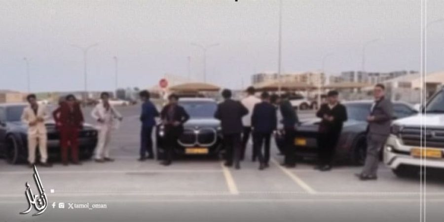 الشرطة تستوقف آسيويين لمخالفتهم قانون المرور