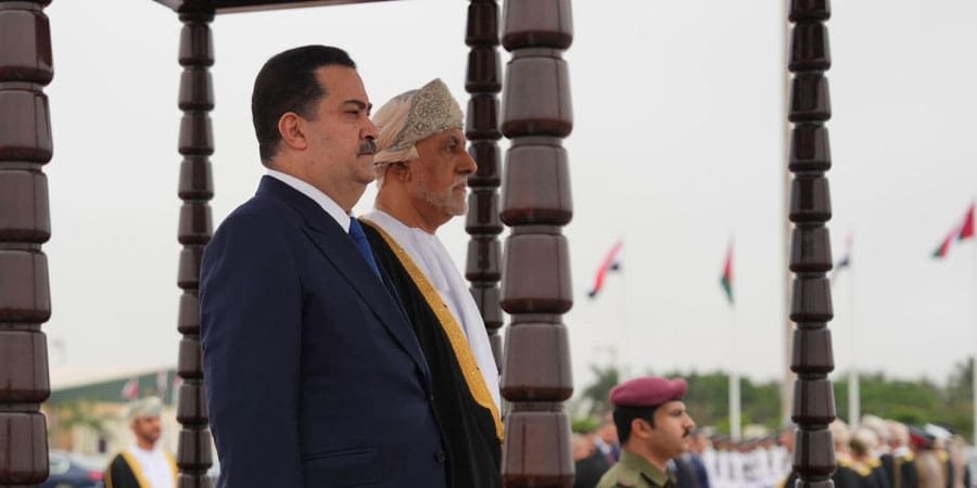 صاحب السمو السيد شهاب بن طارق آل سعيد، في مقدمة مستقبلي رئيس وزراء العراق