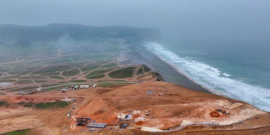 بلدية ظفار تنفّذ مشروعات للإطلالات الطبيعية وحديقة عامة