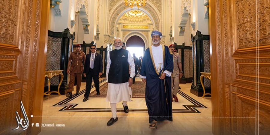 جلالة السلطان يستقبل رئيس الوزراء الهندي