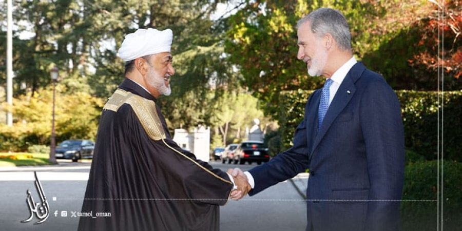 جلالة السلطان يلتقي ملك إسبانيا